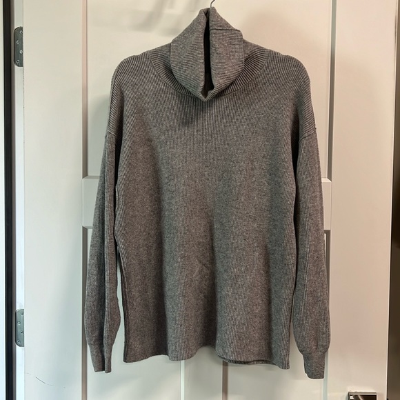 Free People Softly Structured Grey turtleneck sweater oversized knit womens med - Picture 1 of 5